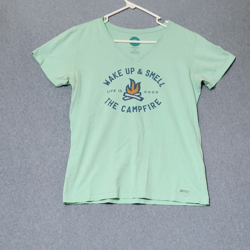 Life is Good crusher tee classic fit. Size medium
